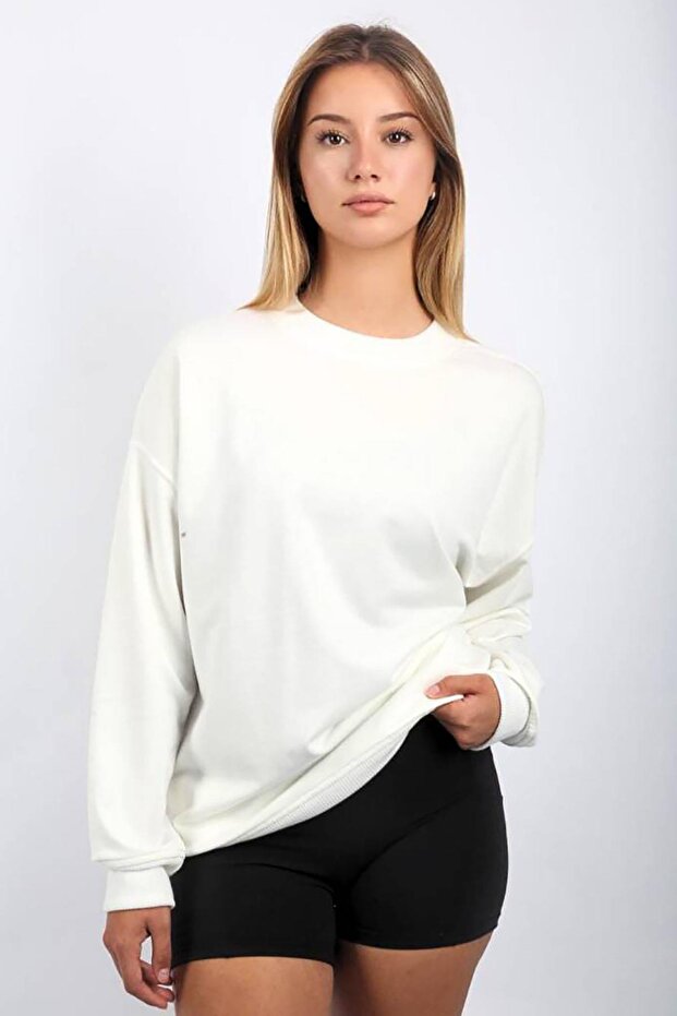 سويت شيرت أبيض بياقة دائرية أساسي SH111 - 1