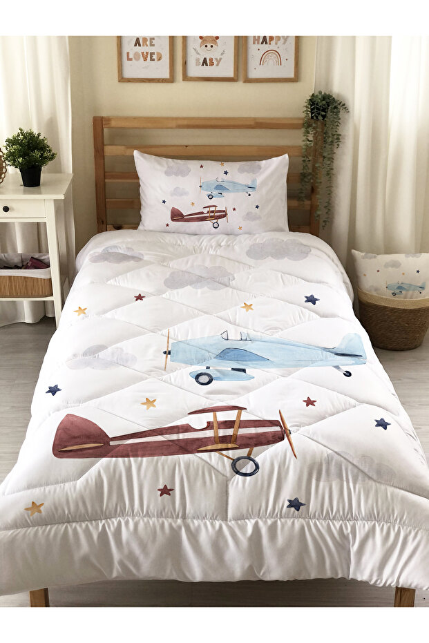 Airplane Patterned Quilted Stitched Quilt - 1