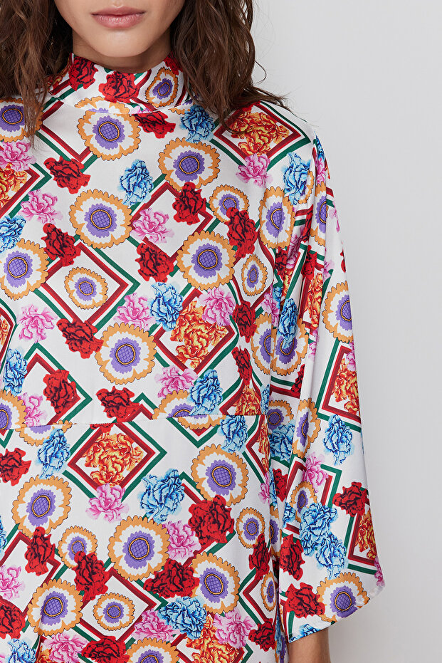 Többszínű virágmintás szatén szőtt ruha TCTSS24DB00016 - 2