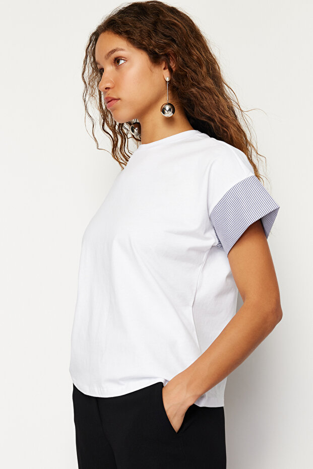 Beyaz Kalın Pamuklu Relaxed/Rahat Kesim Poplin Kol Detaylı Örme T-Shirt TWOSS24TS00007 - 5