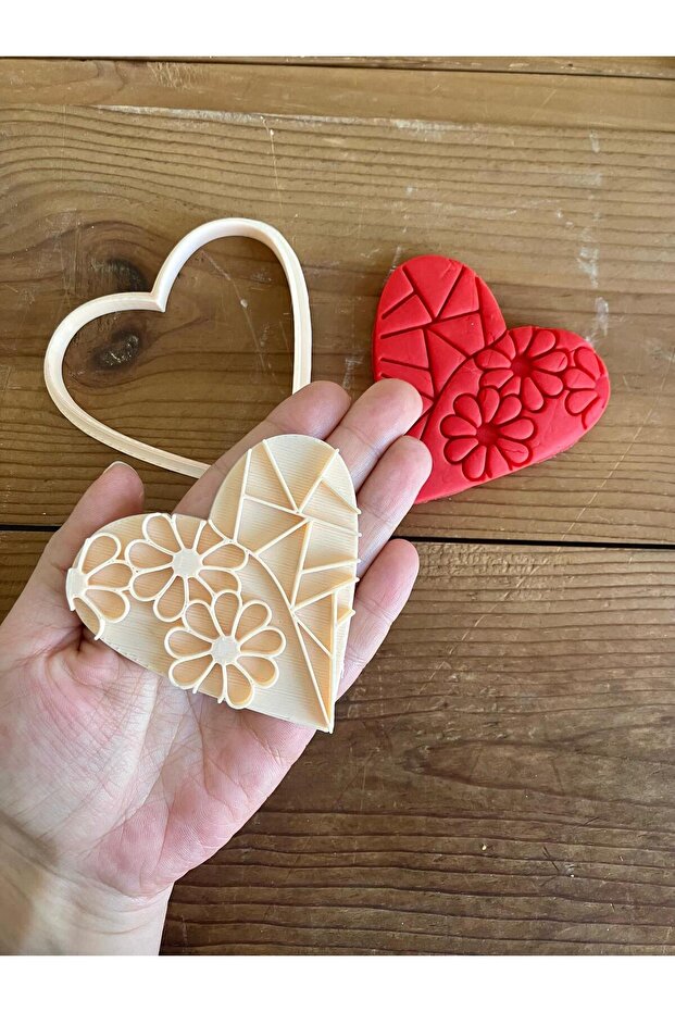 قالب طين سيراميك على شكل قلب منقوش - 1