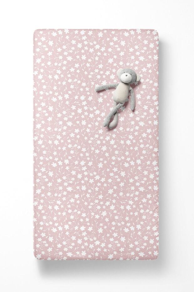 طقم ملاءات مرنة منقوشة باللون الوردي - 1