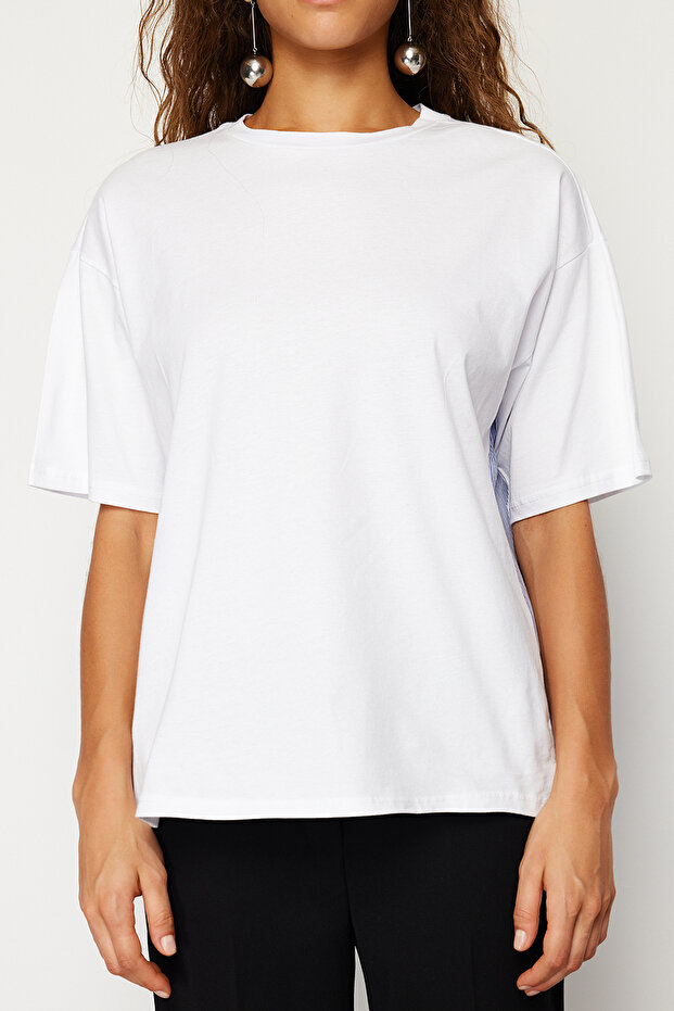 Beyaz Çizgili Kalın Pamuklu Poplin Detaylı Oversize/Geniş Kalıp Örme T-Shirt TWOSS24TS00006 - 3