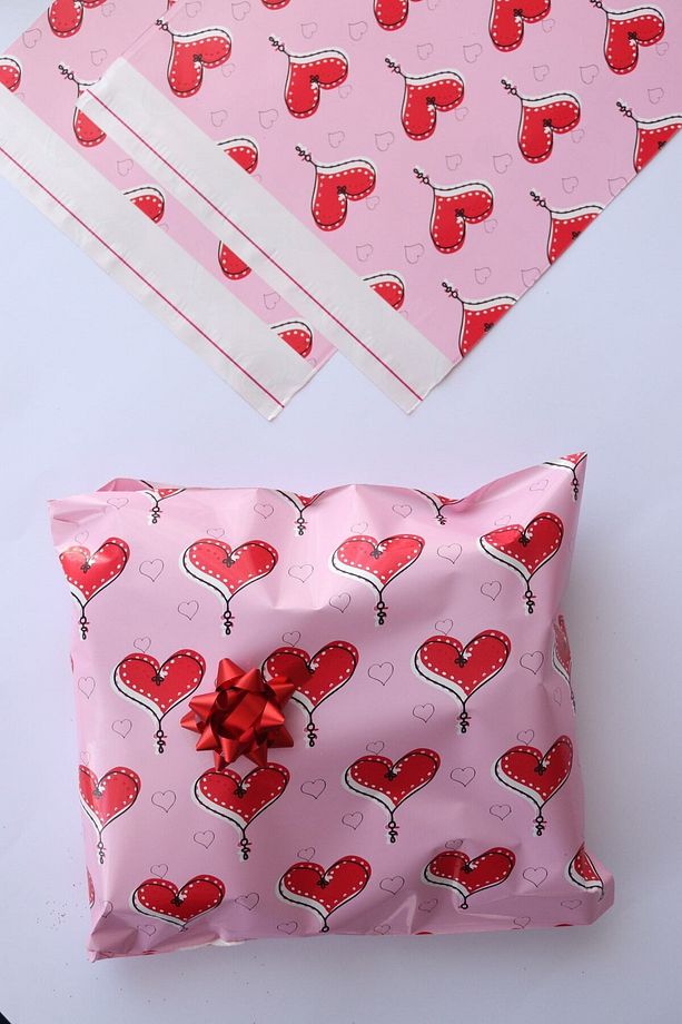 Kendinden Yapışkanlı/bantlı Hediye Paketi, Kırmızı Kalp Yapışkanlı Poşet 5 Adet (25*35 Cm) - 3