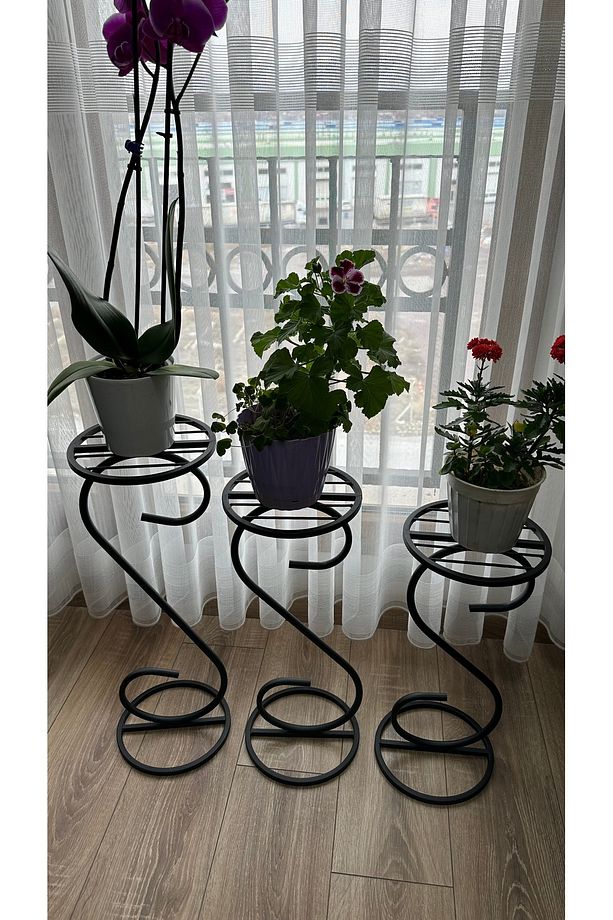 3 lü Saksılık Çiçeklik - 1
