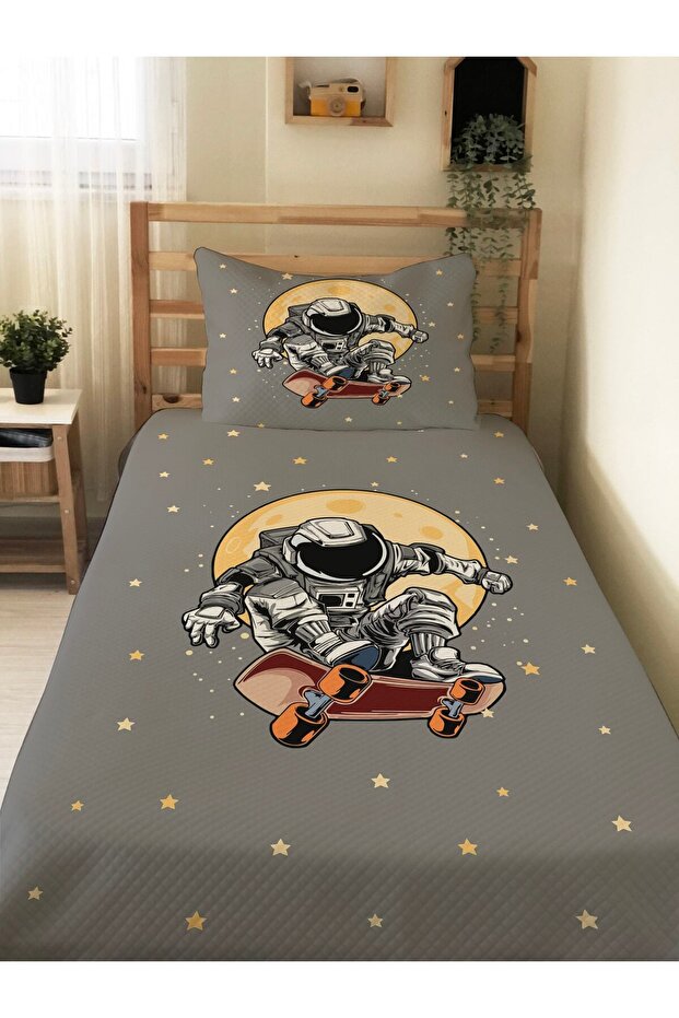 Kaykaycı Astronot Desenli Bebek Ve Çocuk Tek Kişilik Pike Takımı 160 X 220 Cm Gri - 1