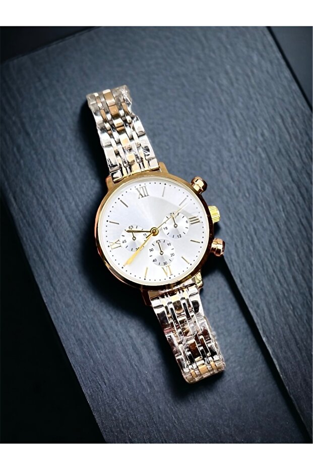 Analog Wristwatch - 1