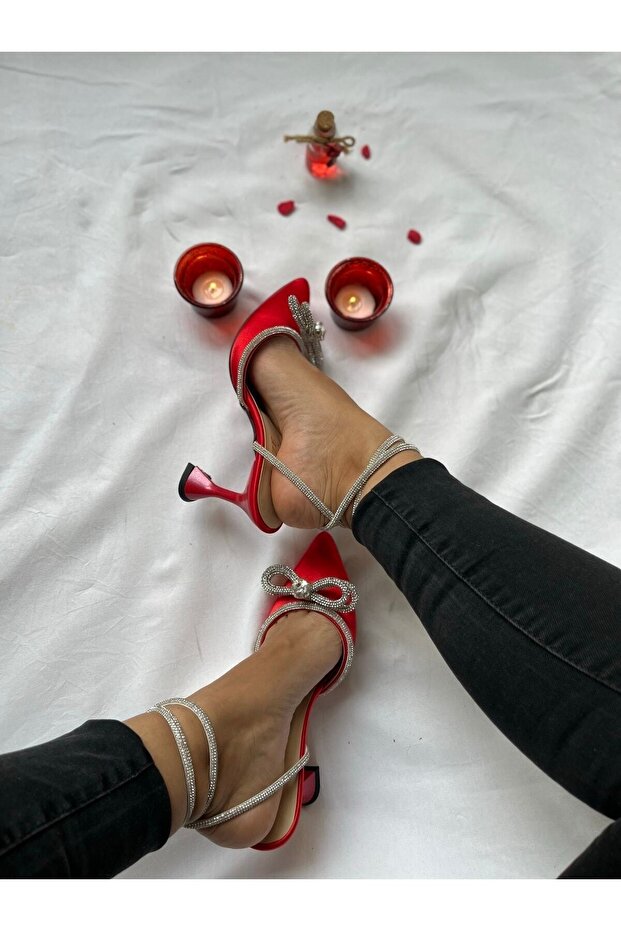 Piros színű szatén bokapántos masni - 3