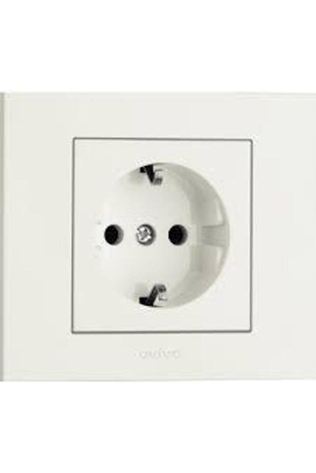 Grano White Grounded Socket + Frame