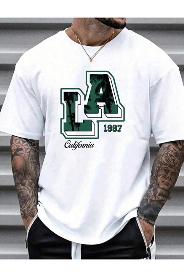 تيشيرت أبيض كبير الحجم مطبوع من LA CALIFORNIA
