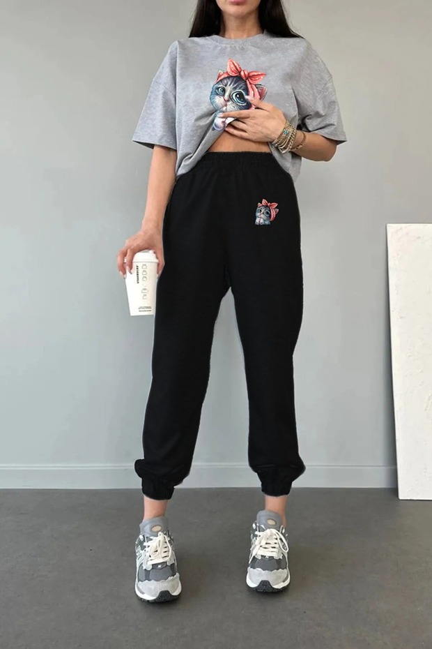 Women's Gray Cute Cat Printed Oversize T-shirt Jogger Top and Bottom Set