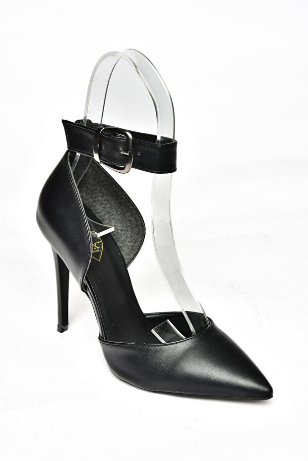 Női fekete sarkú cipő K654073309 - 4