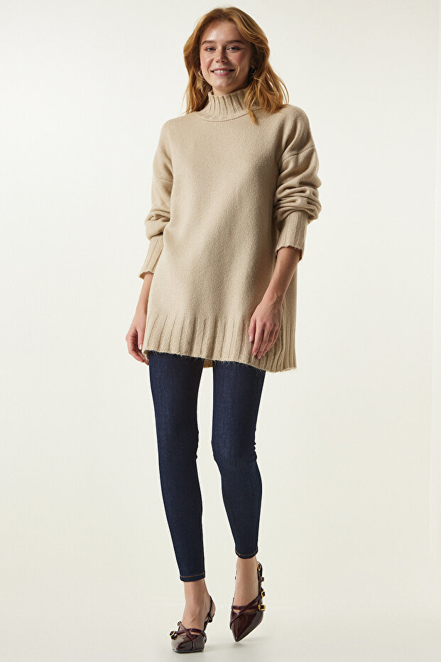 Women's Beige Stand Collar Soft Textured Knit Sweater KI00095
