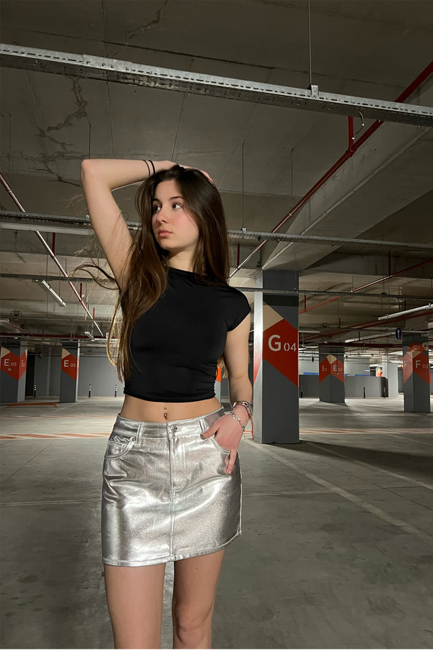 Derin sırt dekolteli bluz - 2