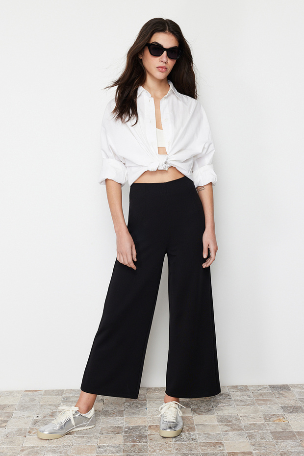 Siyah Culotte Fit Kesik Detaylı Yüksek Bel Pantolon TWOSS24PL00036