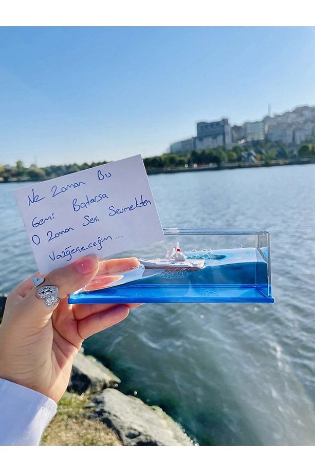Batmayan Gemi Aşk Gemisi Nmio18058 - 2