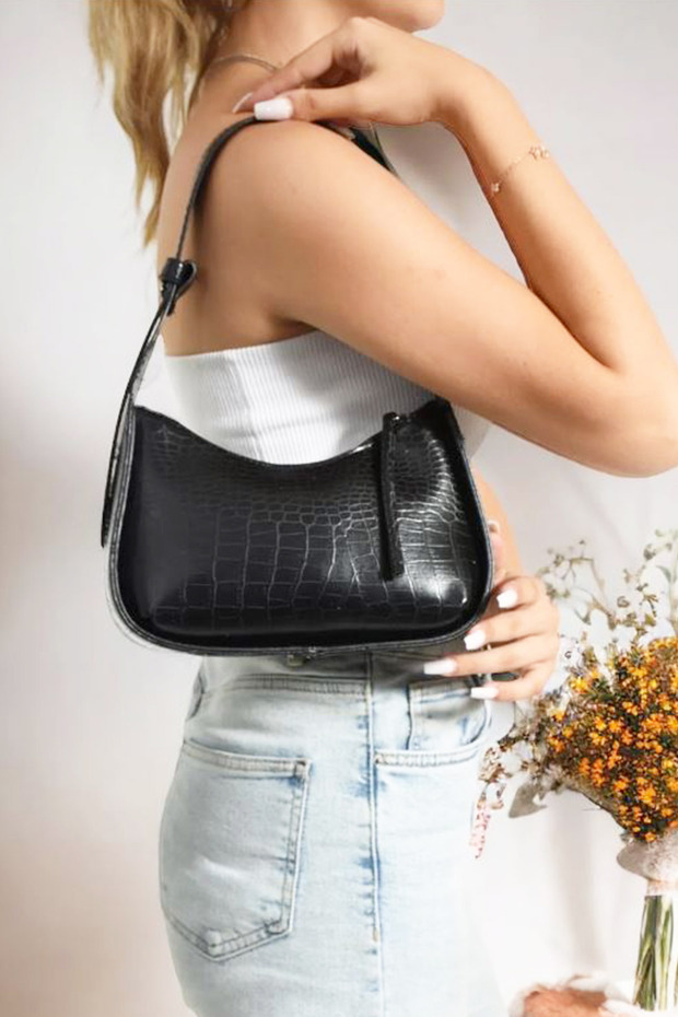 Women's Crocodile Patterned Black Baguette Bag