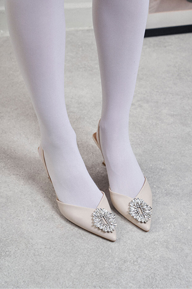 Robby bézs matt kőrészlettel ellátott hegyes orrú női sarkú cipő - 5