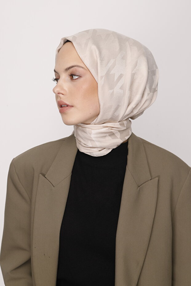Vanilla Patterned Silky Jacquard Shawl - Houndstooth