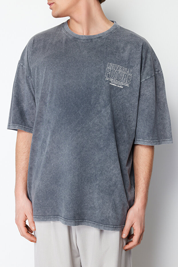 Antrasit Oversize/Geniş Kesim Soluk Efektli Yazı Baskılı %100 Pamuk T-Shirt TMNSS24TS00043 - 5