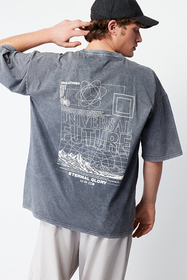 Antrasit Oversize/Geniş Kesim Soluk Efektli Yazı Baskılı %100 Pamuk T-Shirt TMNSS24TS00043 - 3