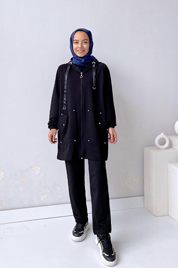 Staple Detailed Hijab Suit - Black