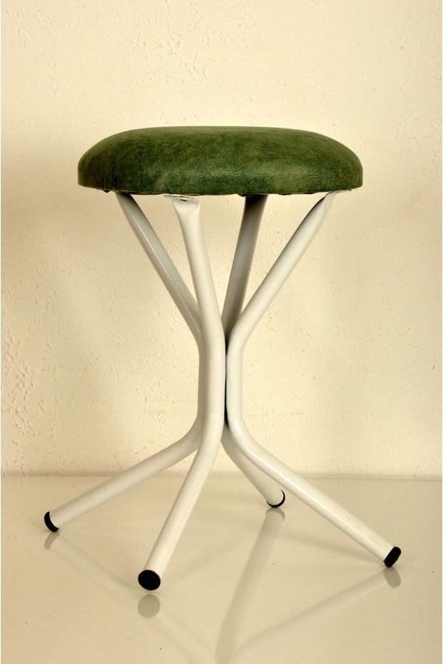 White Trophy Stool (1 Pc)