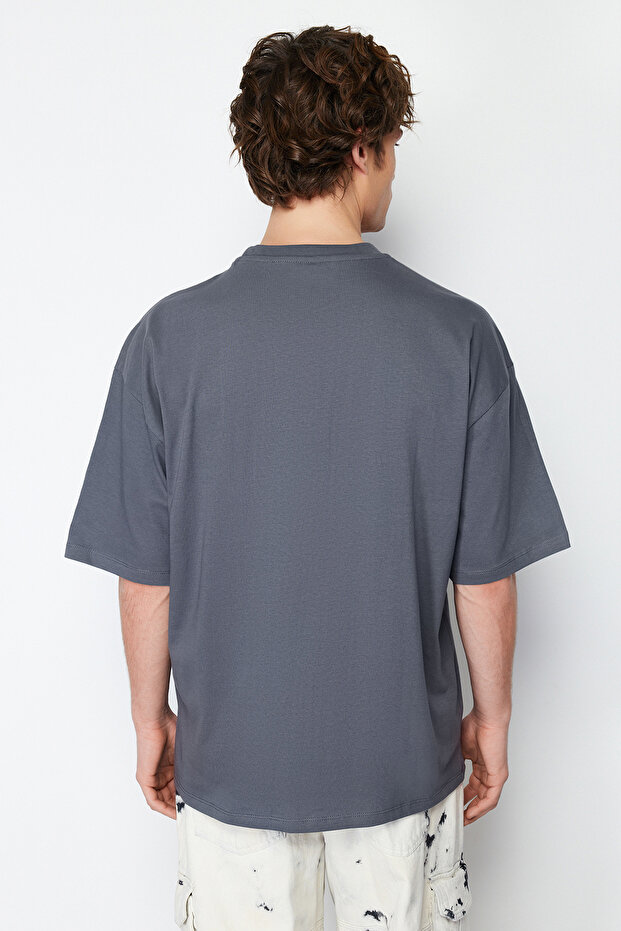 Antrasit Oversize/Geniş Kesim Mantar Nakışlı %100 T-Shirt TMNSS24TS00070 - 2