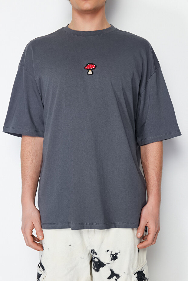 Antrasit Oversize/Geniş Kesim Mantar Nakışlı %100 T-Shirt TMNSS24TS00070 - 5