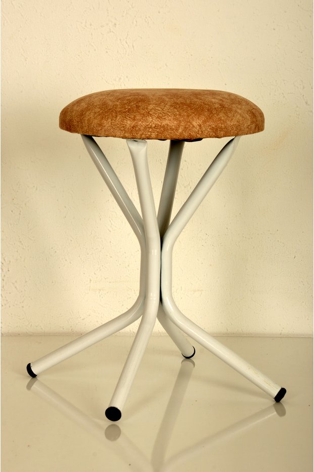 White Trophy Stool (1 Pc)