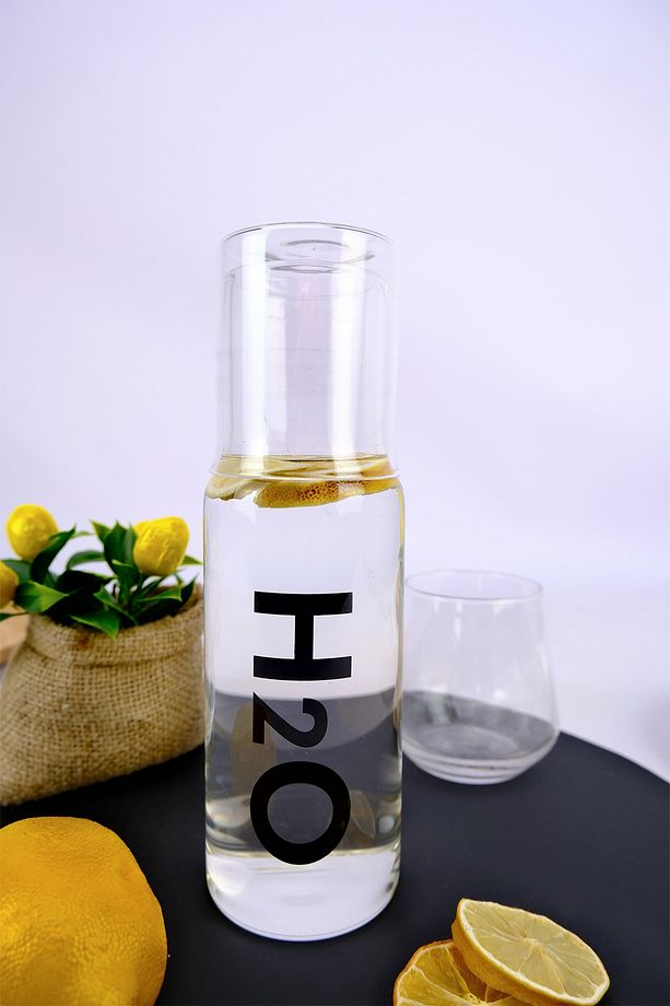 H2O Cam Kapaklı Başucu Su ve Meşrubat Sürahisi Karaf Şişe 600 Ml Siyah – H2O75758 C1-1-18 - 1