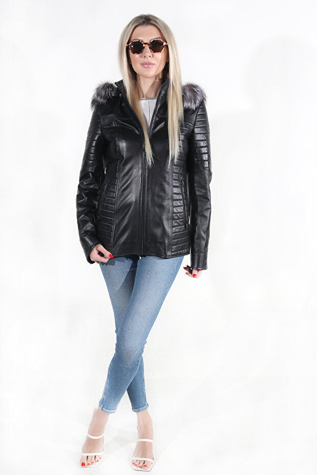 سترة نسائية من الجلد الطبيعي باللون الأسود من Ada Model