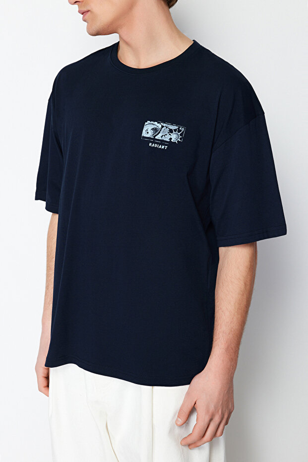 Lacivert Oversize/Geniş Kesim Sırt Kabarık Yazı Baskılı %100 Pamuk T-shirt TMNSS24TS00052 - 4