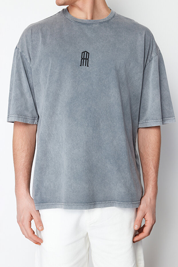 Gri Oversize/Geniş Kesim Eskitme/Soluk Efektli %100 Pamuklu T-shirt TMNSS24TS00146 - 7