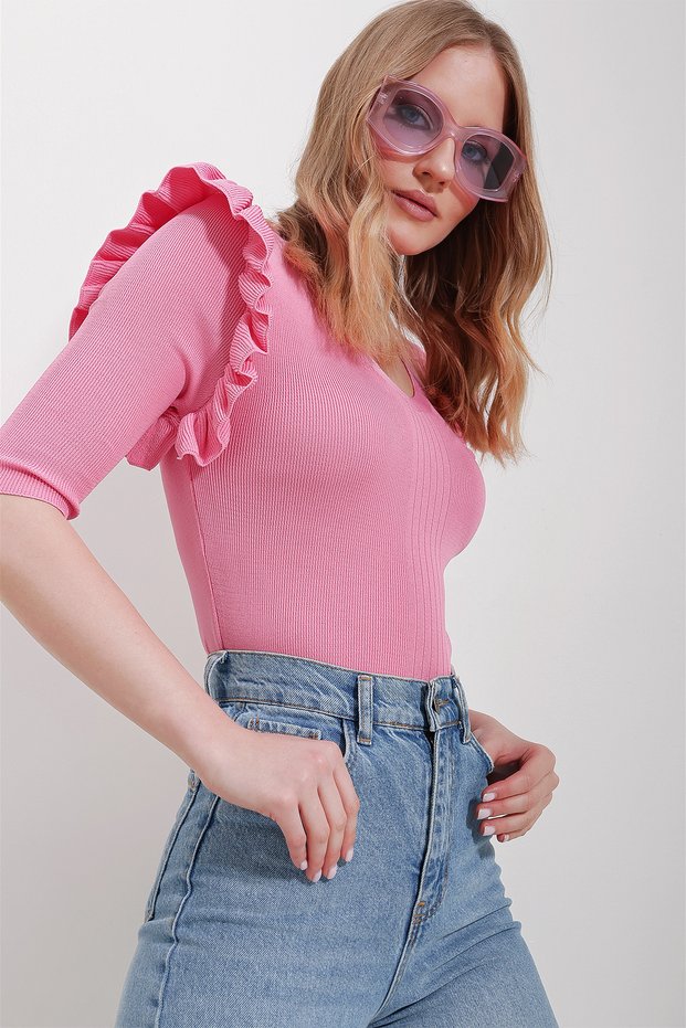 Pink V-Neck Knitwear Blouse with Ruffled Sleeves Alc-X11557