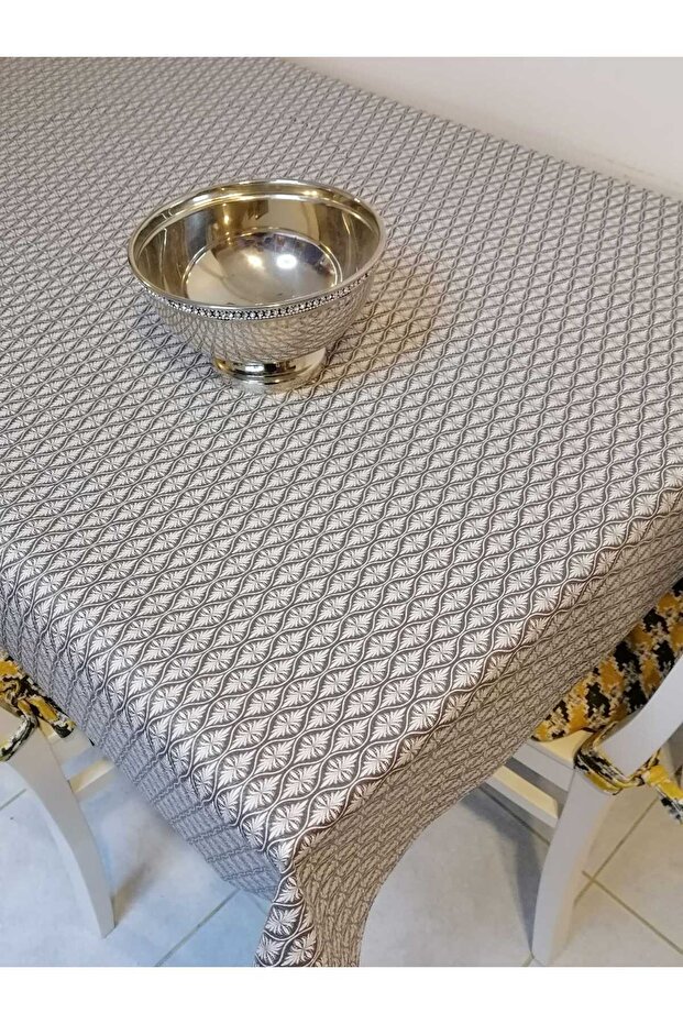 PVC ULNOB WITH NON-SLIP BASE - PATTERNED REMOVABLE TABLE CLOTH - 3