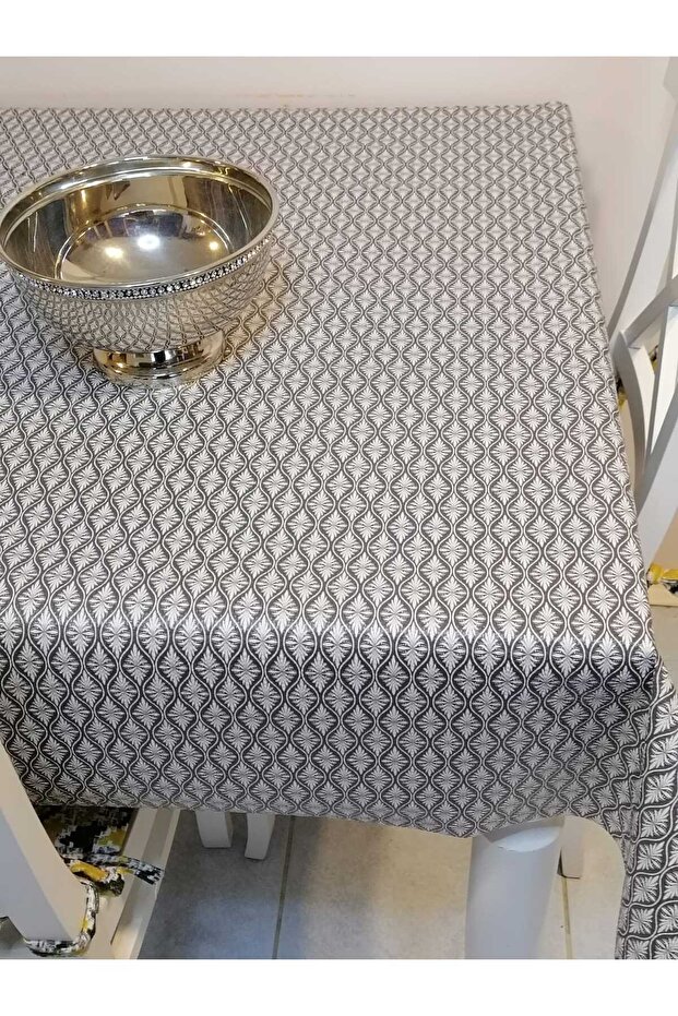 PVC ULNOB WITH NON-SLIP BASE - PATTERNED REMOVABLE TABLE CLOTH - 4