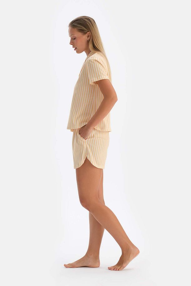 Sarı Çizgili Gömlek Şort Pijama Takımı - 3