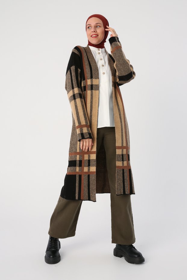 Schwarzer, großer Strick-Cardigan mit Karomuster