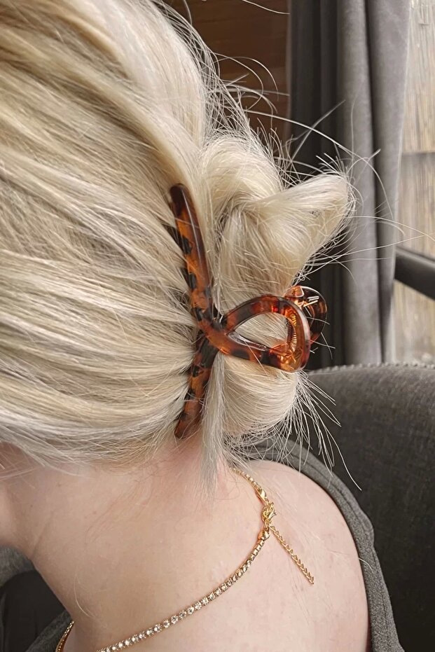 Brown Leopard Patterned Latch Buckle - 2