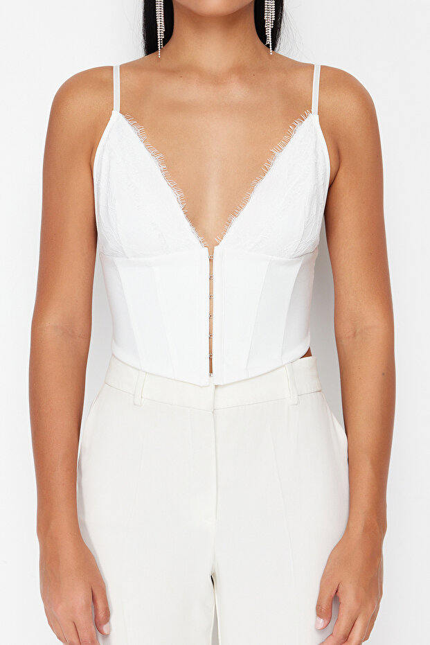 Bridal Beyaz Crop Astarlı Agraflı Dokuma Dantel Büstiyer TPRAW23BS00045 - 4