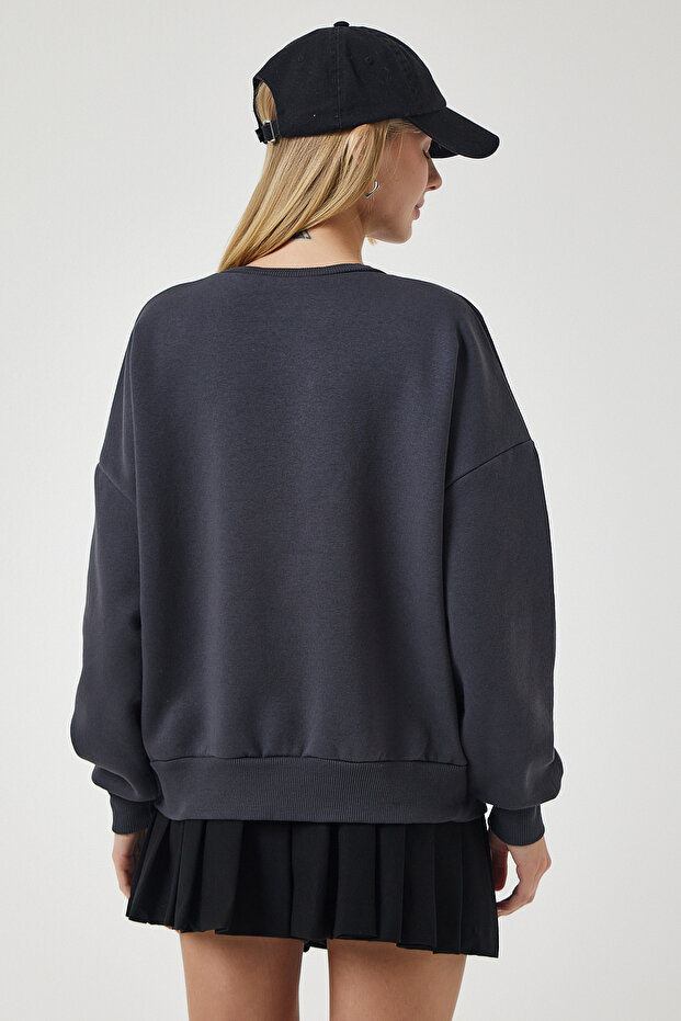 Damska bluza z dzianiny w kolorze antracytowym, z haftowaną gwiazdą UB00237 - 5