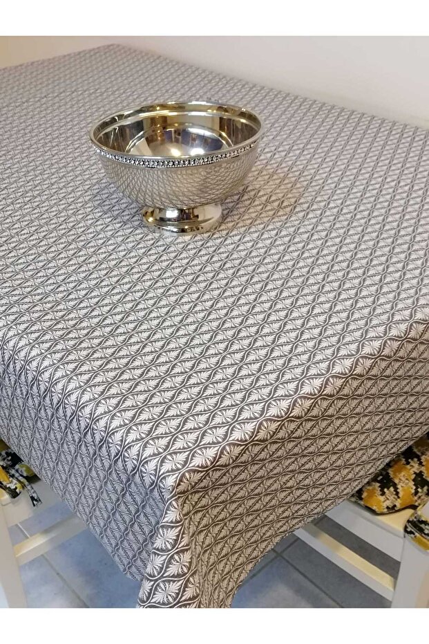 PVC ULNOB WITH NON-SLIP BASE - PATTERNED REMOVABLE TABLE CLOTH - 2