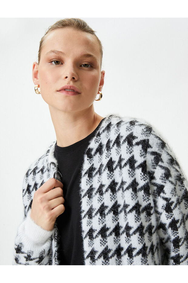 Long Cardigan Houndstooth Patterned with Pockets