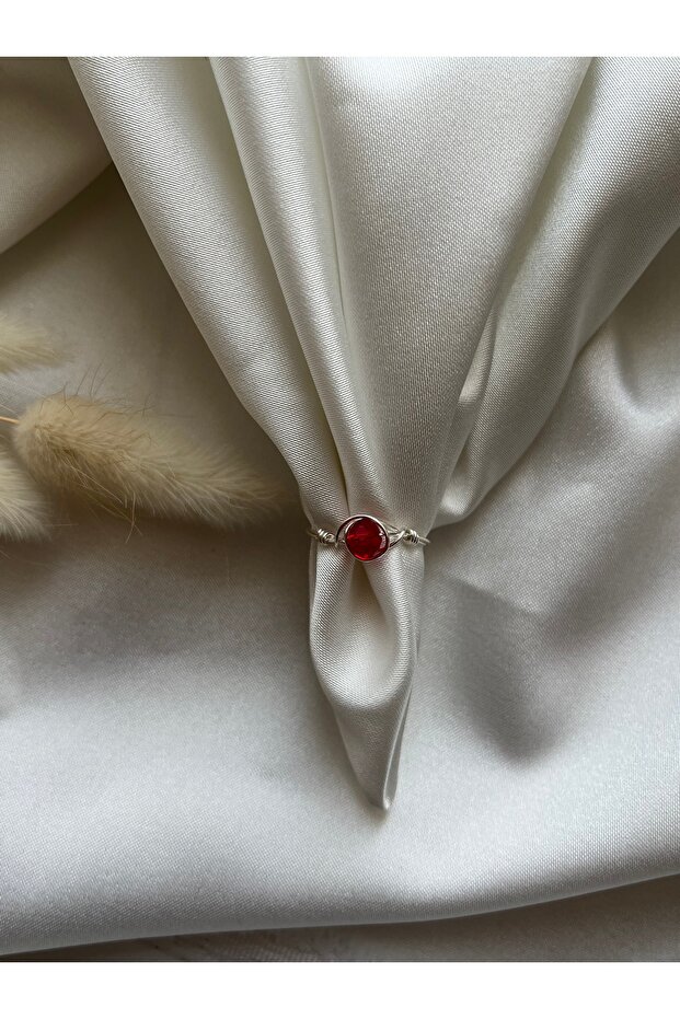 Red crystal handmade wire ring - 1