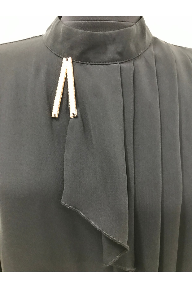 V Taş Aksesuarlı Bluz - 2