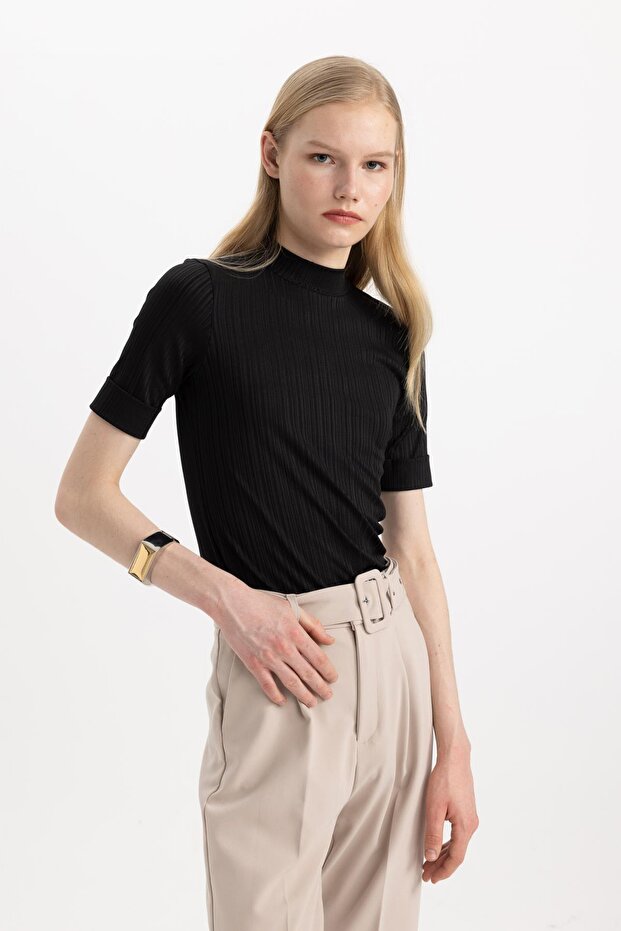 Regular Fit Half Turtleneck Ribbed Camisole Short Sleeve T-Shirt B1177Ax24Sp