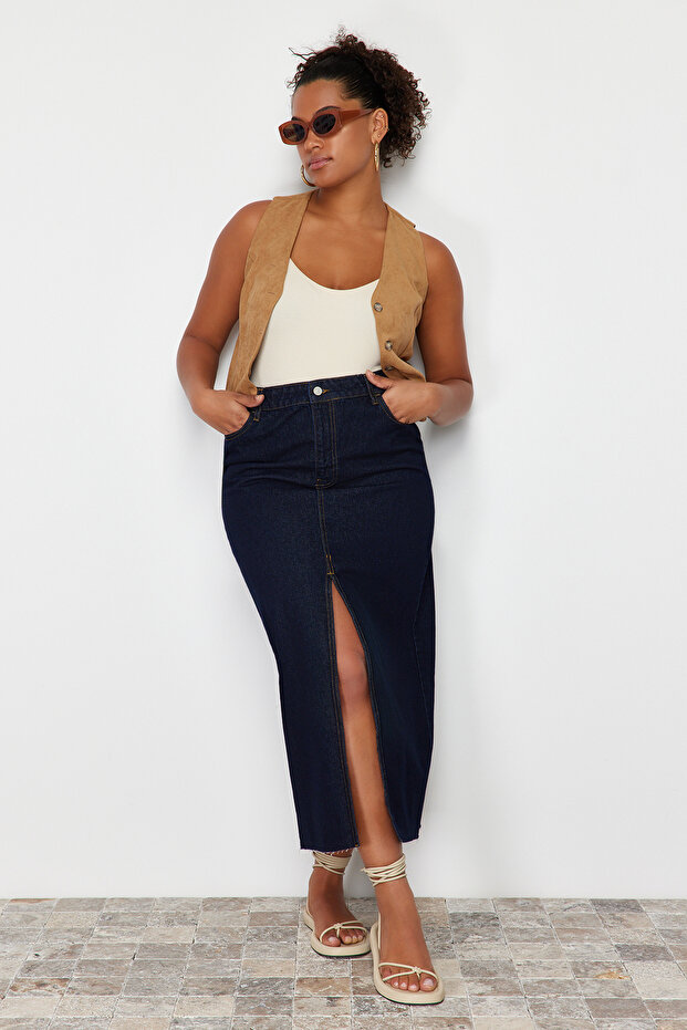 Koyu Mavi Yırtmaçlı Maxi Denim Etek TBBSS24AZ00046 - 1
