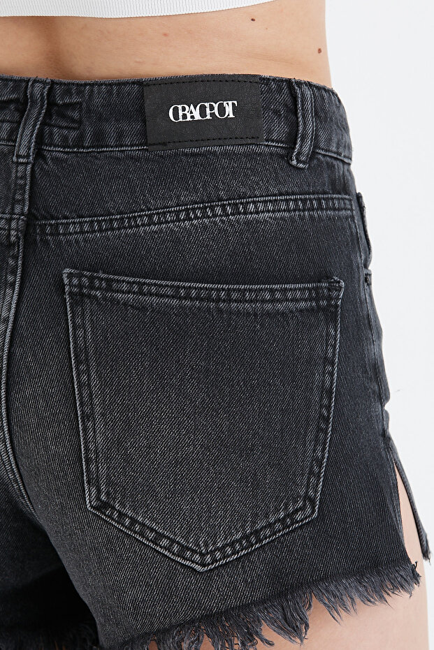 Gri Yırtmaçlı Şort - 7