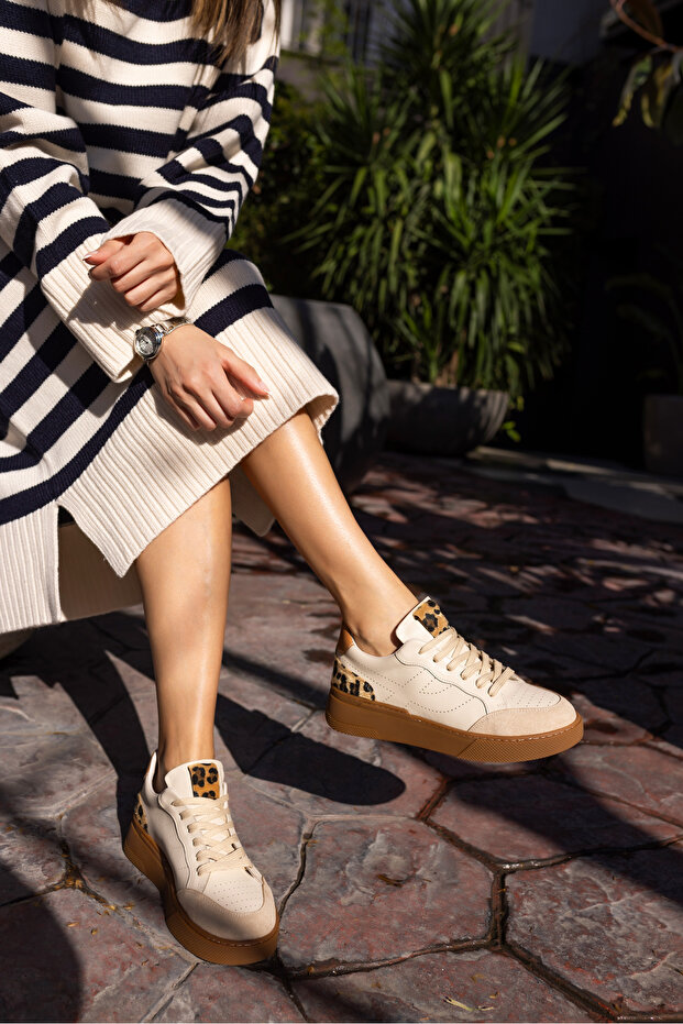 GORDON WOMEN'S BEIGE SKIN LEOPARD GARNISH SNEAKER